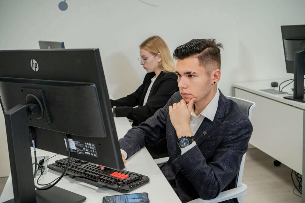 turning-internships-into-full-time-roles