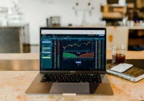 how-to-build-resilience-in-commodity-trading-portfolios